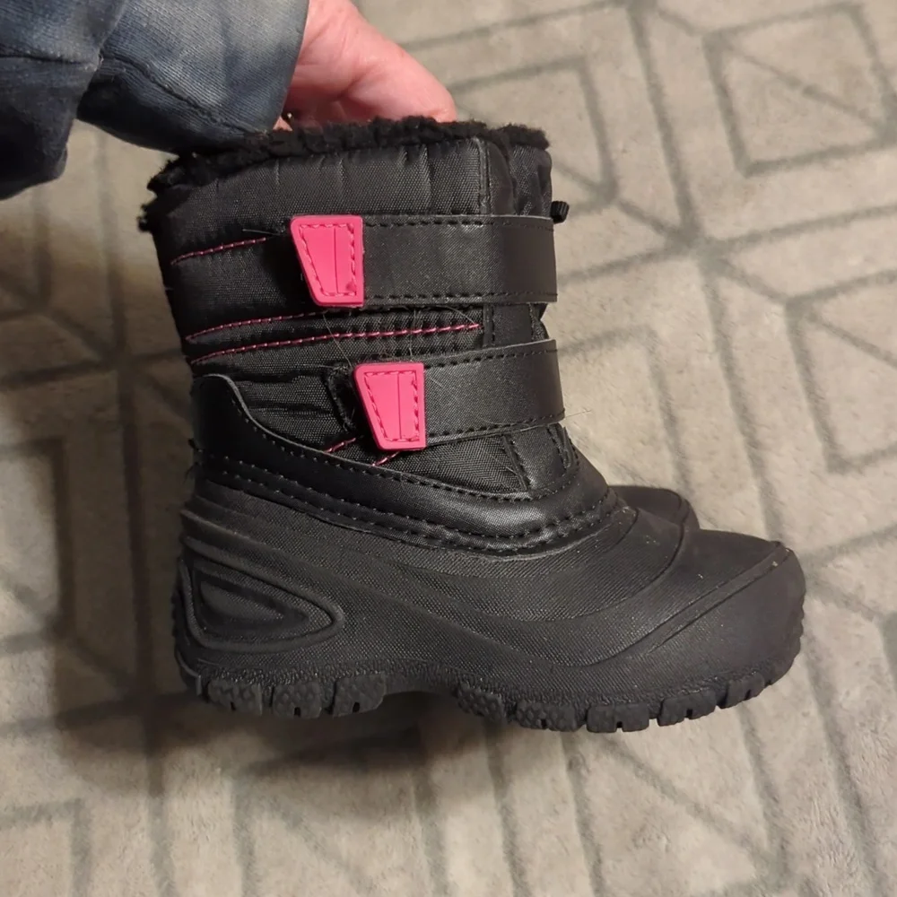 Wonder Nation Toddler‎ Snow Winter Boots Skid Resistant Size 6 Black/Pink